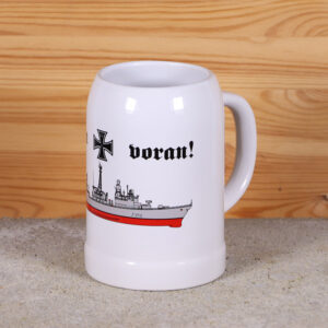 Klassischer Bierkrug Fregatte Emden mit Silhouette und Motto "Emden voran!"